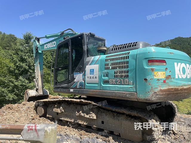 驾驶室顶部（整机外观）