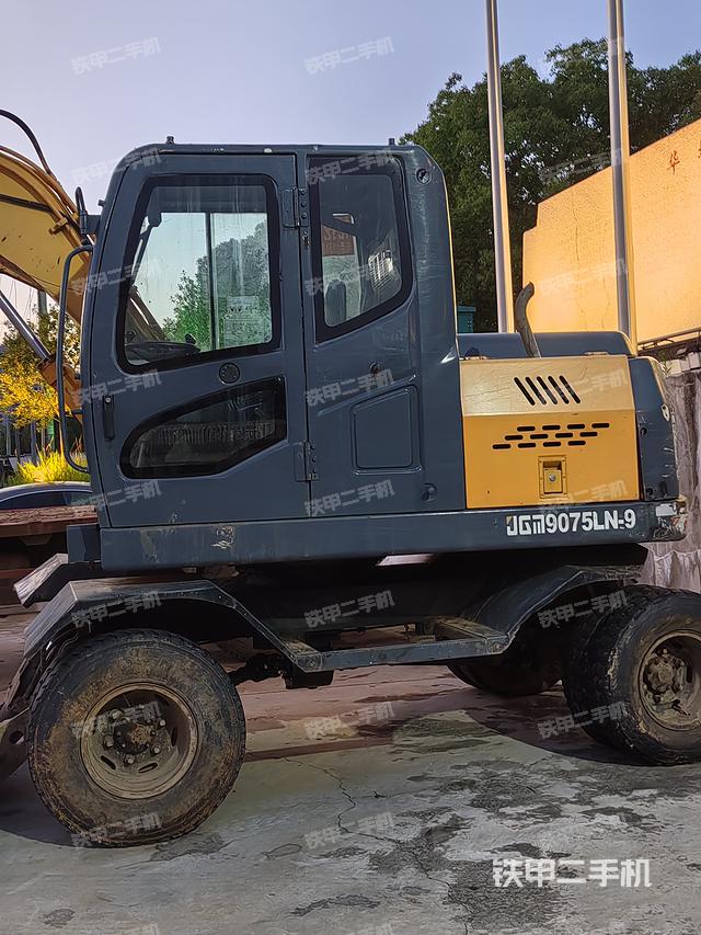 单侧履带整体（整机外观）