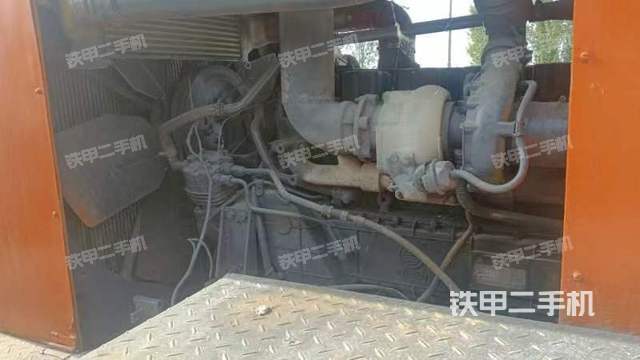 整机右侧（设备外观及核心部件）