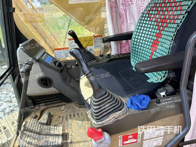 驾驶室整体（整机外观）