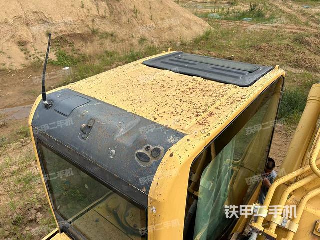 驾驶室顶部（整机外观）