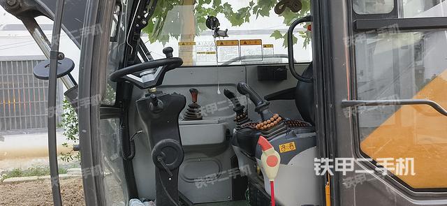 驾驶室整体（整机外观）