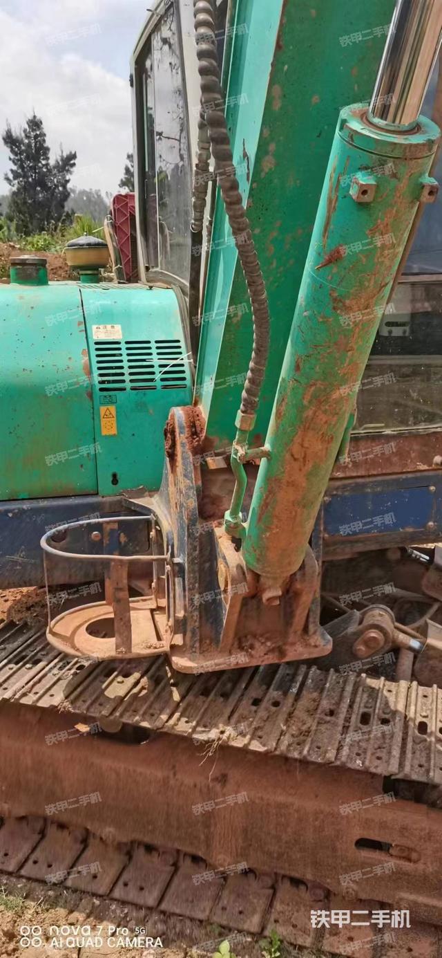 驾驶室整体（整机外观）