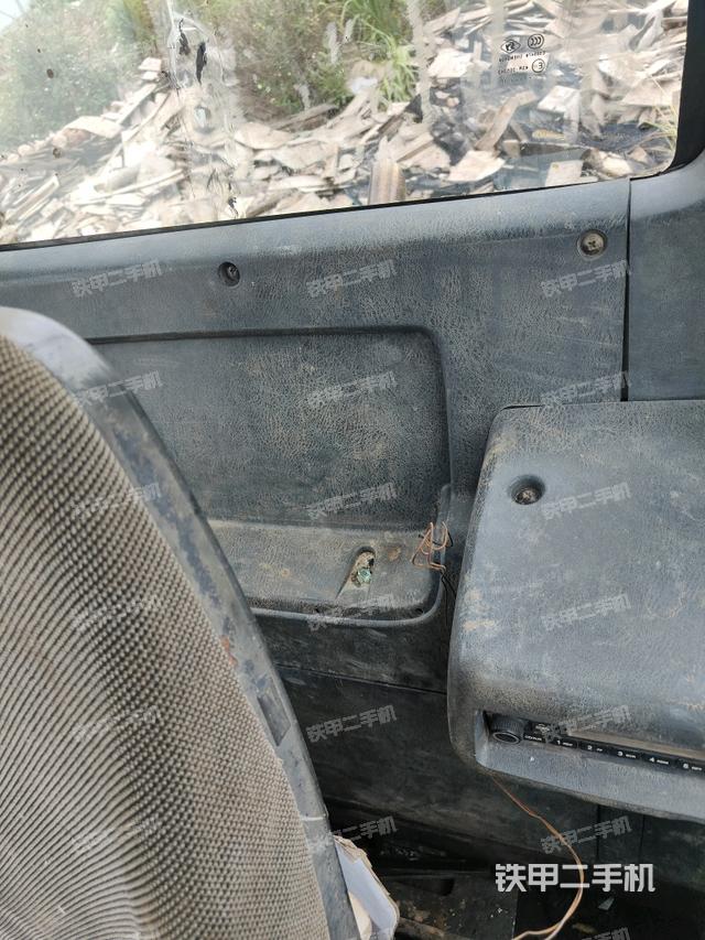 座椅后部（駕駛室部分）