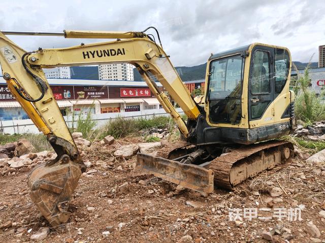 現(xiàn)代R60-9挖掘機(jī)
