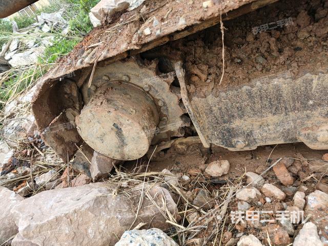 右側(cè)履帶整體?（行走機(jī)構(gòu)）