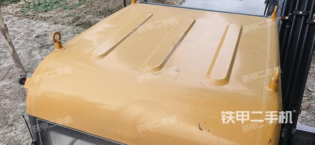 驾驶室顶部（整机外观）