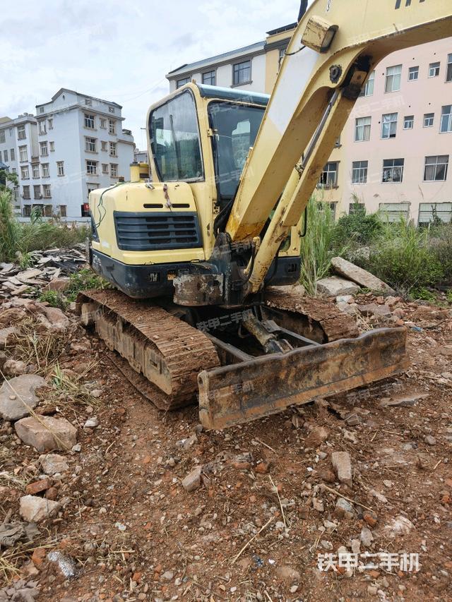 轉(zhuǎn)盤(pán)和下車(chē)架正前（工作和回轉(zhuǎn)裝置）