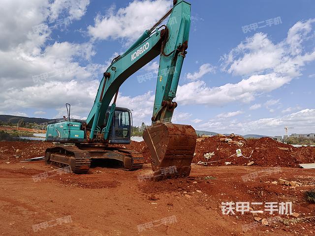 神钢SK330-8挖掘机