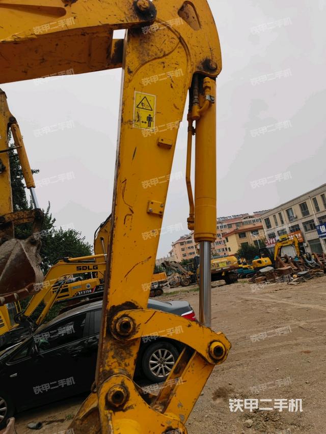 小臂整體左后(工作和回轉(zhuǎn)裝置) 小臂整體左后(工作和回轉(zhuǎn)裝置)