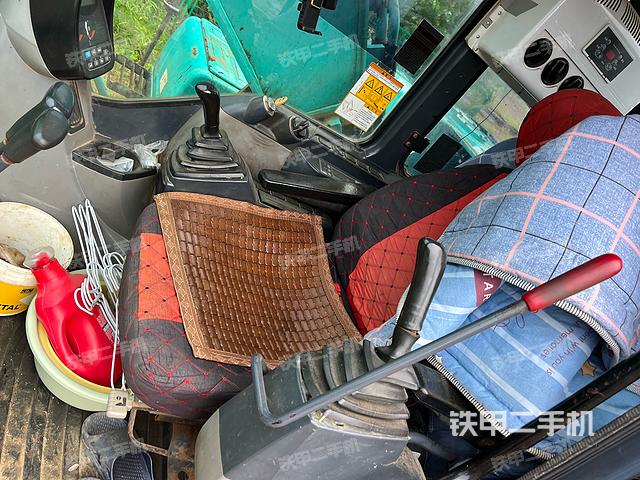 驾驶室整体（整机外观）