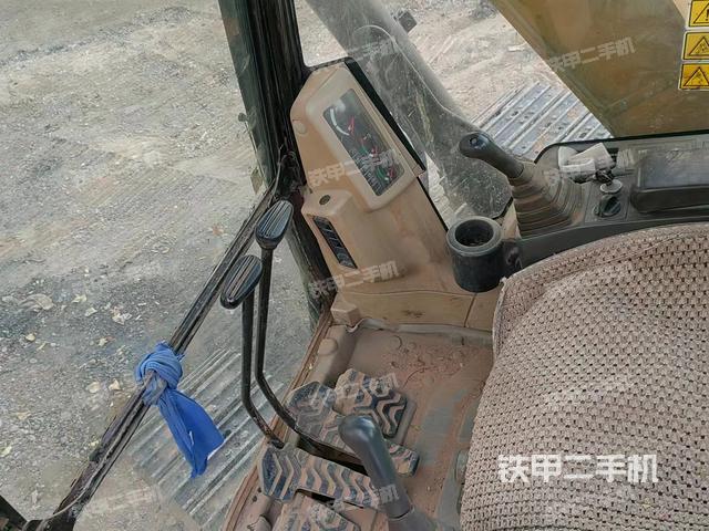 驾驶室整体（整机外观）