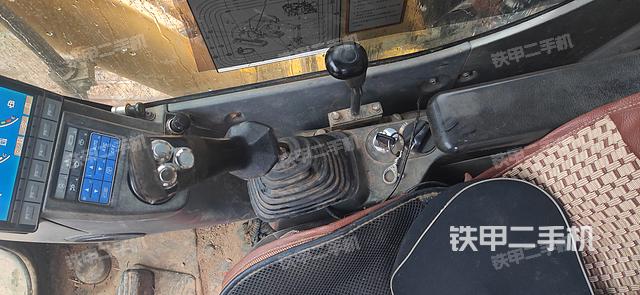 驾驶室整体（整机外观）