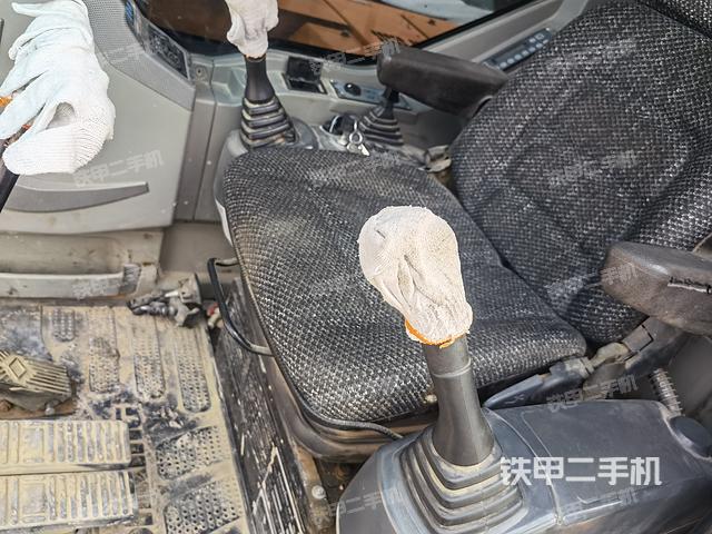 驾驶室整体（整机外观）