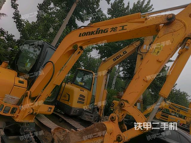 小臂整體右前(工作和回轉(zhuǎn)裝置) 小臂整體右前(工作和回轉(zhuǎn)裝置)