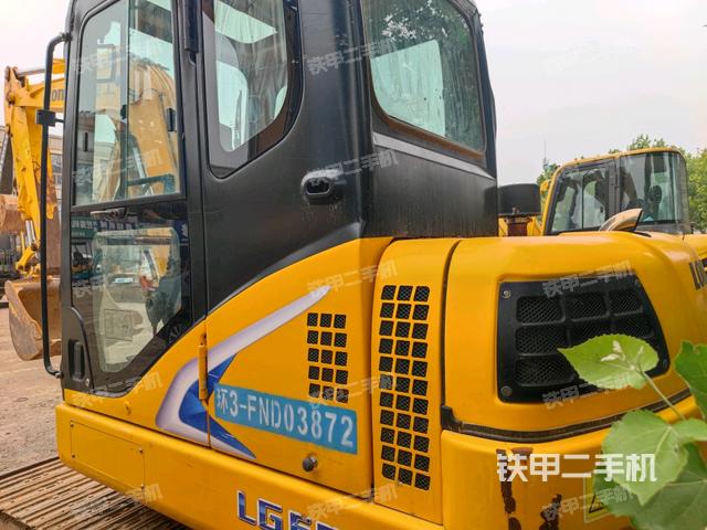 左后45(整機(jī)外觀) 左后45(整機(jī)外觀)