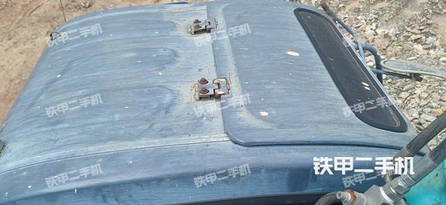 驾驶室顶部（整机外观）