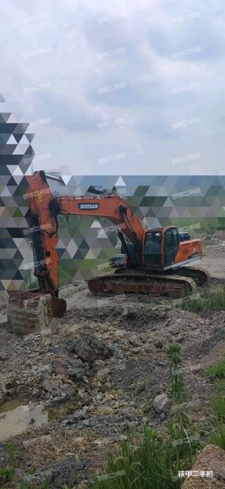 斗山DX360LC-9C挖掘机实拍图片