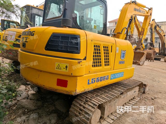 右后45(整機(jī)外觀) 右后45(整機(jī)外觀)