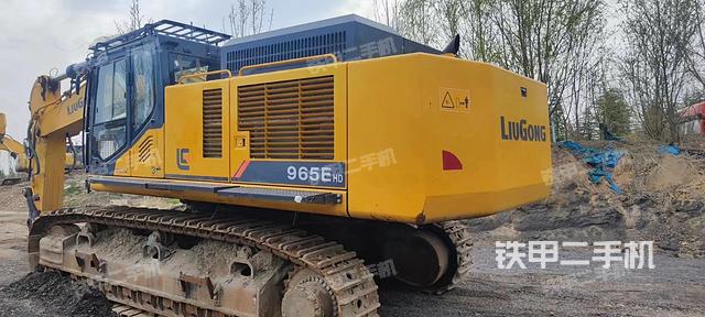 驾驶室顶部（整机外观）