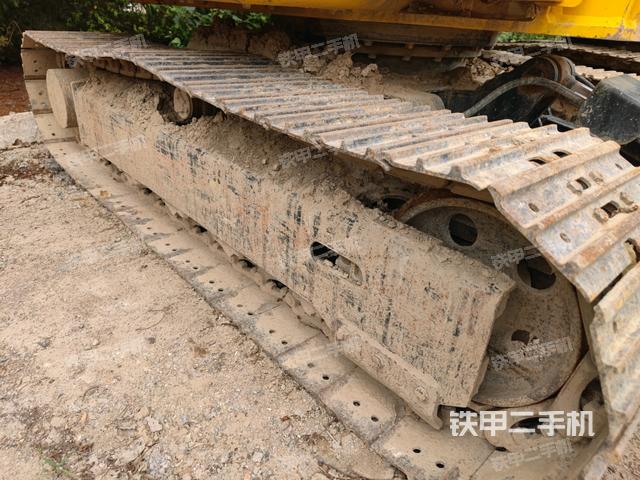 左側(cè)履帶整體?(行走機(jī)構(gòu)) 左側(cè)履帶整體?(行走機(jī)構(gòu))