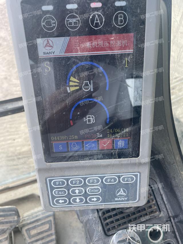 驾驶室整体（整机外观）