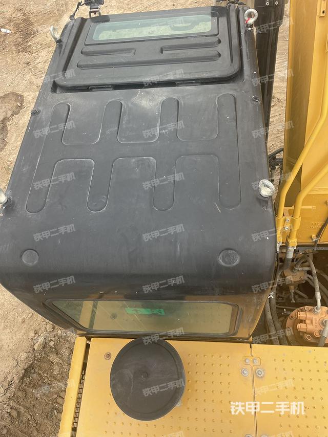 驾驶室顶部（整机外观）