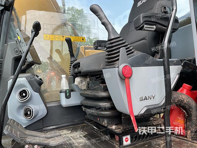 驾驶室整体（整机外观）