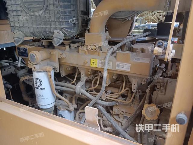 发动机左侧（整机外观及大件）
