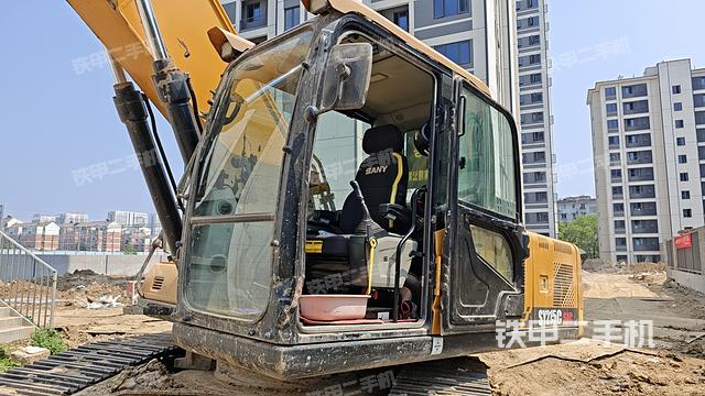 驾驶室整体（整机外观）