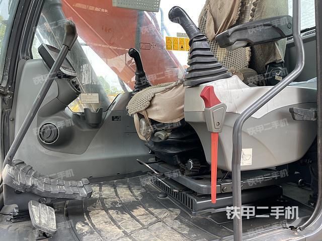 驾驶室整体（整机外观）