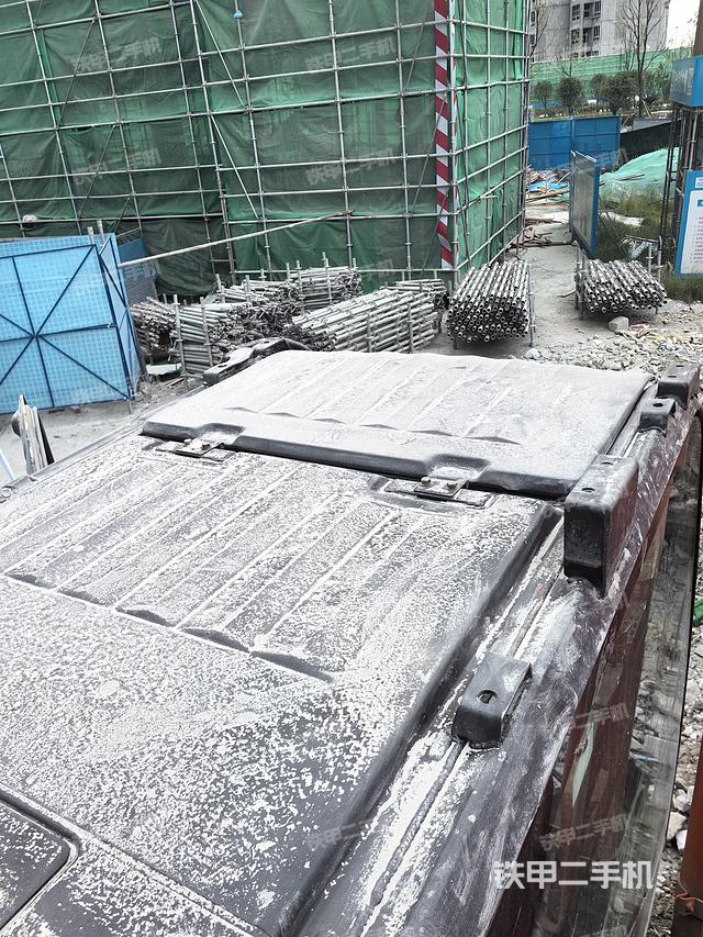 驾驶室顶部（整机外观）