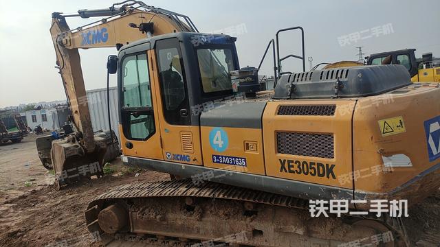 驾驶室整体（整机外观）