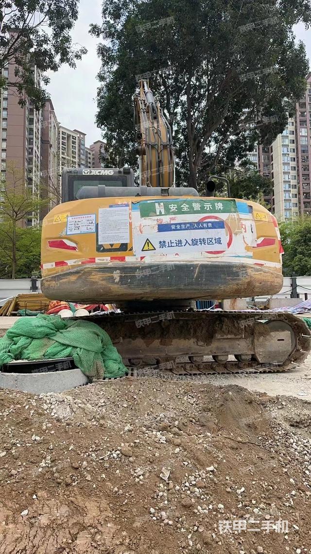 驾驶室顶部（整机外观）