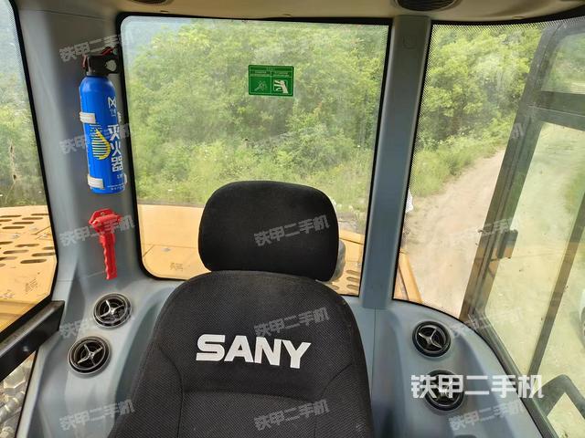 驾驶室整体（整机外观）