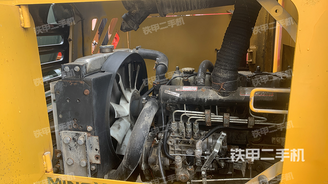 发动机右侧（整机外观及大件）