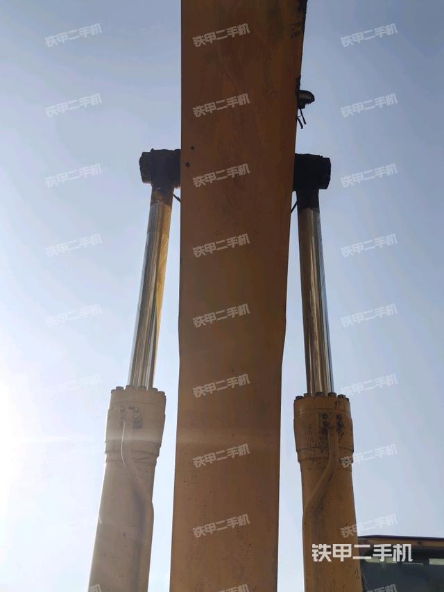 大臂油缸整體?豎拍(工作和回轉裝置) 大臂油缸整體?豎拍(工作和回轉裝置)