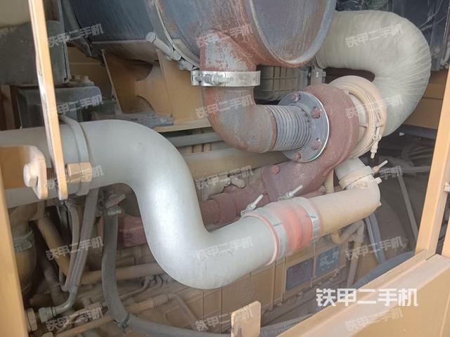 发动机右侧（整机外观及大件）