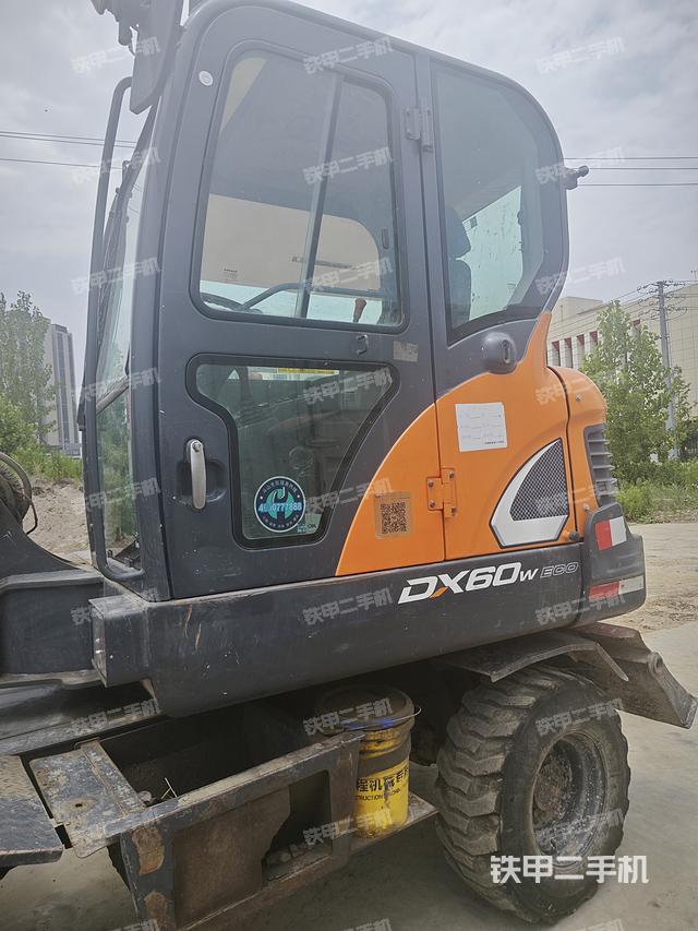 驾驶室整体（整机外观）