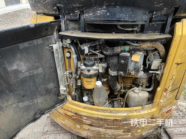 回转马达和主控阀（整机外观）