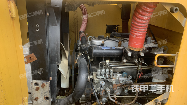 发动机右侧（整机外观及大件）