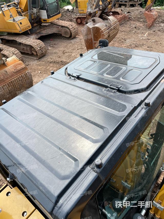 驾驶室顶部（整机外观）