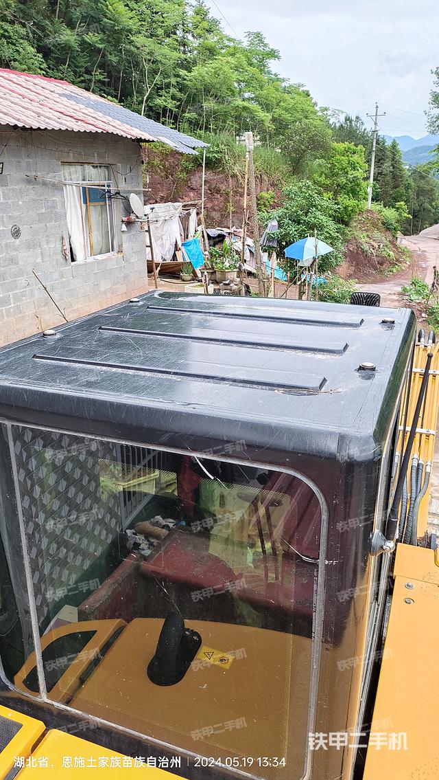 驾驶室顶部（整机外观）