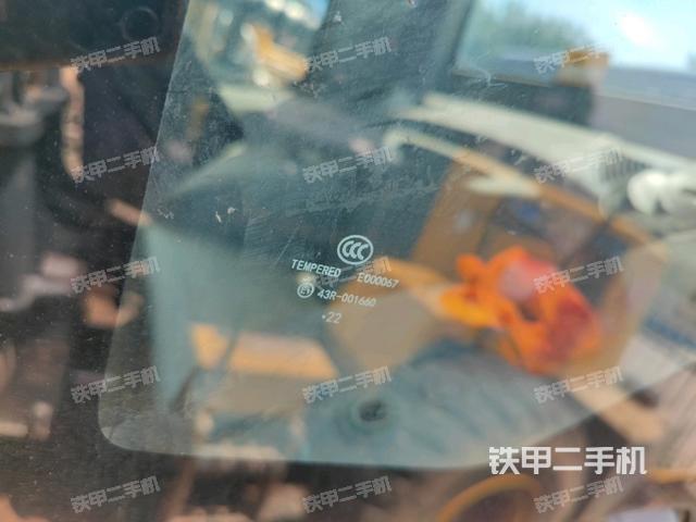 后窗玻璃角标（驾驶室部分）