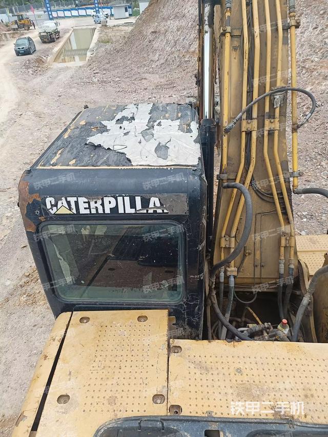 驾驶室顶部（整机外观）