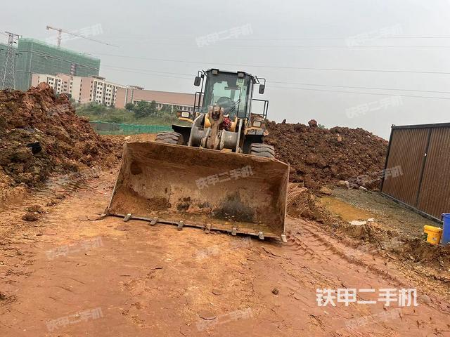 发动机左侧（整机外观及大件）