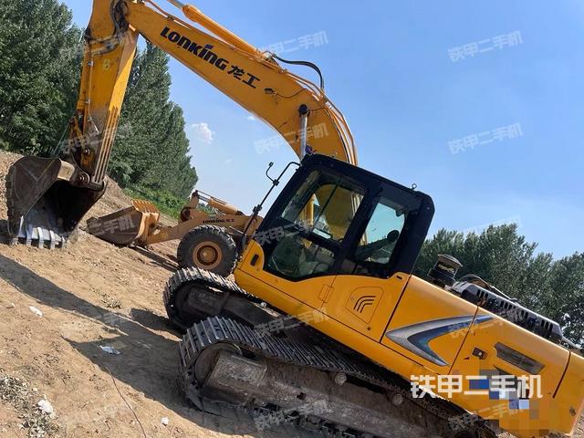 龙工LG6225E挖掘机
