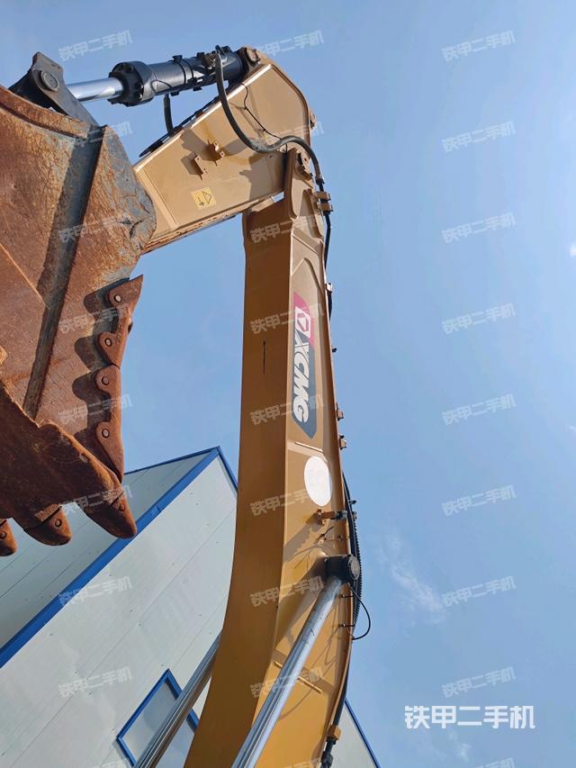 小臂整体左后（工作和回转装置）