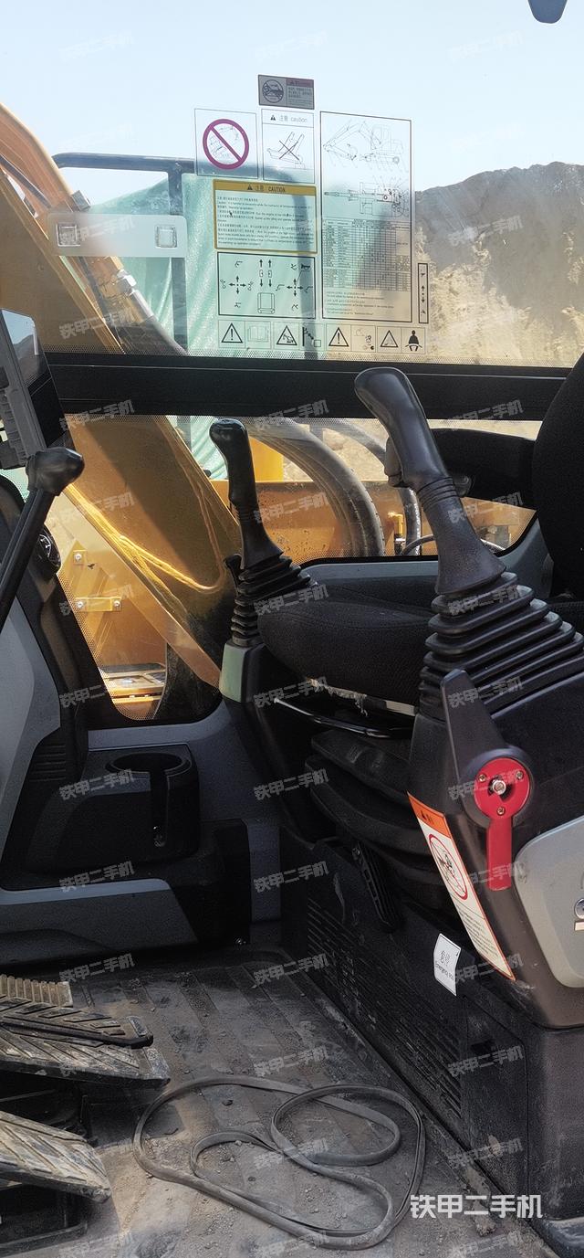 驾驶室整体（整机外观）