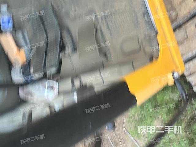 驾驶室顶部（整机外观）